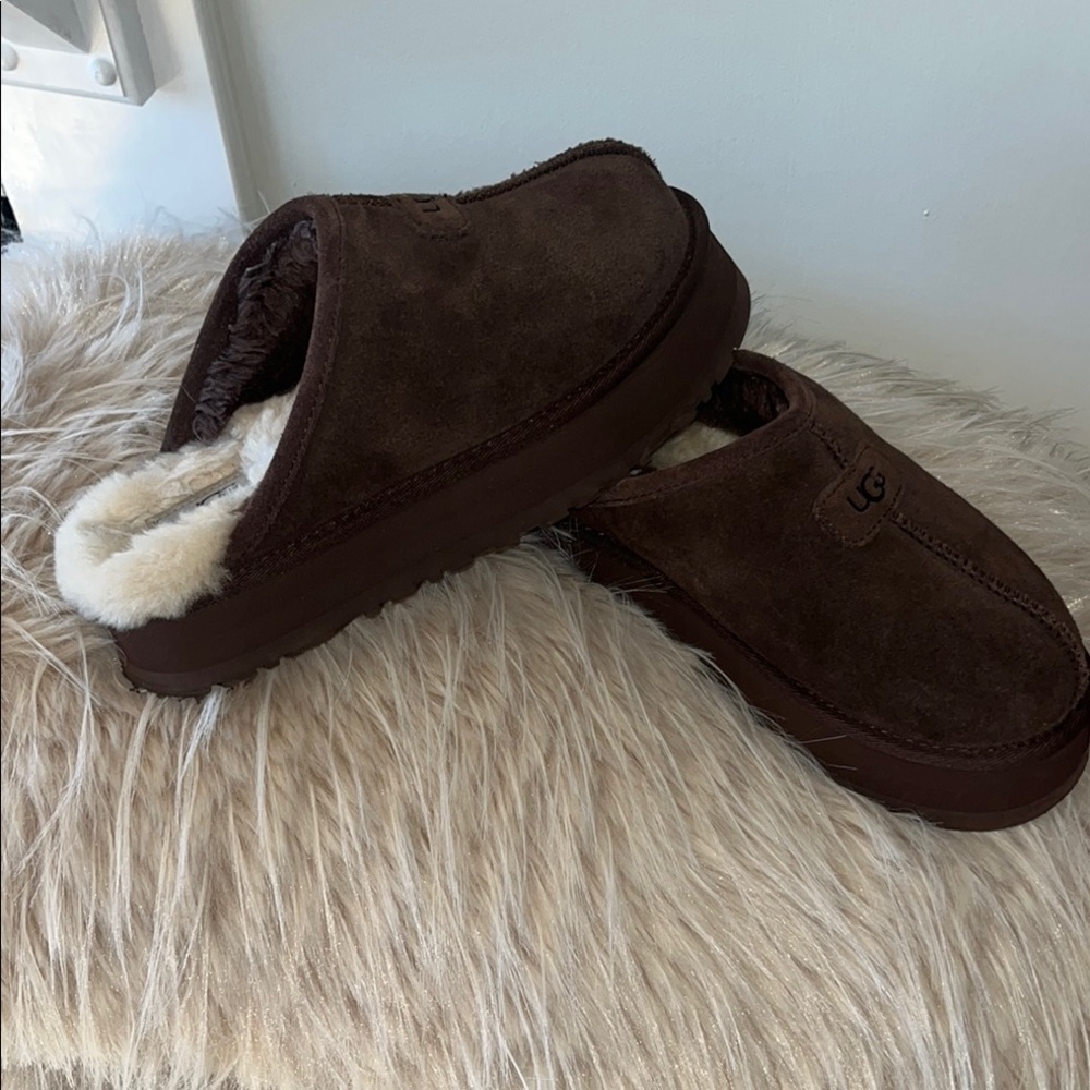 Womens Brown Suede UGG Slippers